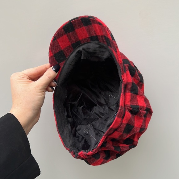 Red Plaid Paperboy Hat - Picture 9 of 11
